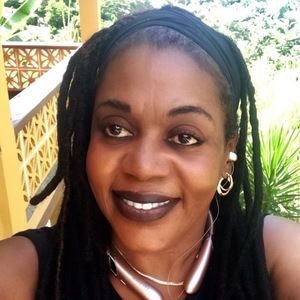 Meet your Posher, Helen-ann